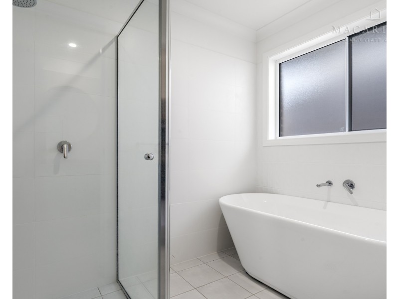 163 Valencia Drive, Gobbagombalin NSW 2650