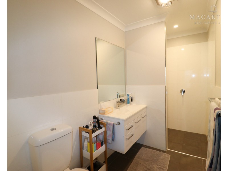 11 Paradise Drive, Gobbagombalin NSW 2650