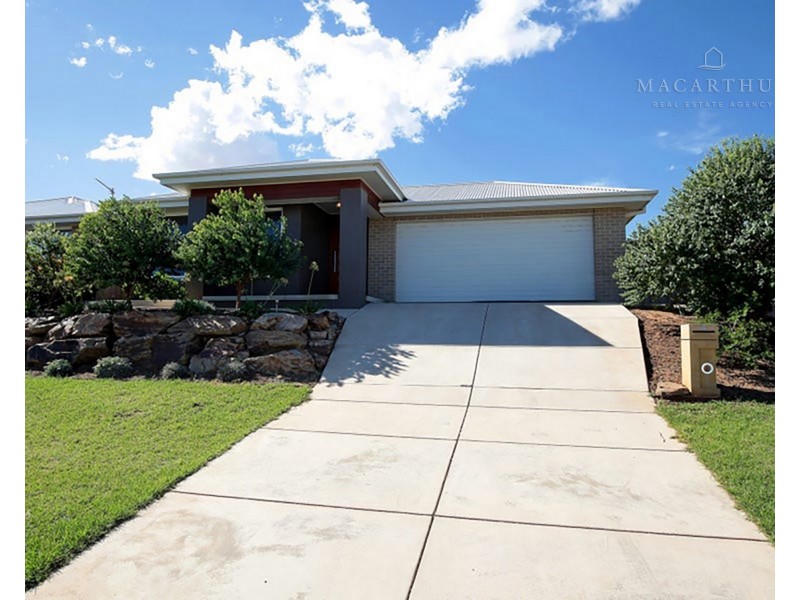 4 Durack Circuit, Boorooma NSW 2650