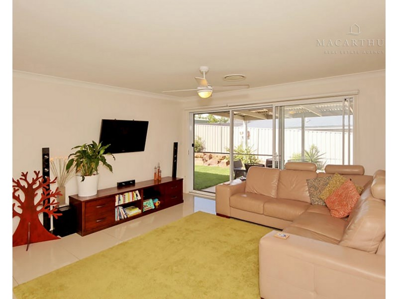 4 Durack Circuit, Boorooma NSW 2650