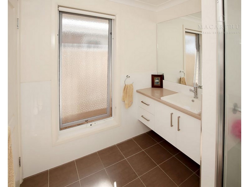 4 Durack Circuit, Boorooma NSW 2650