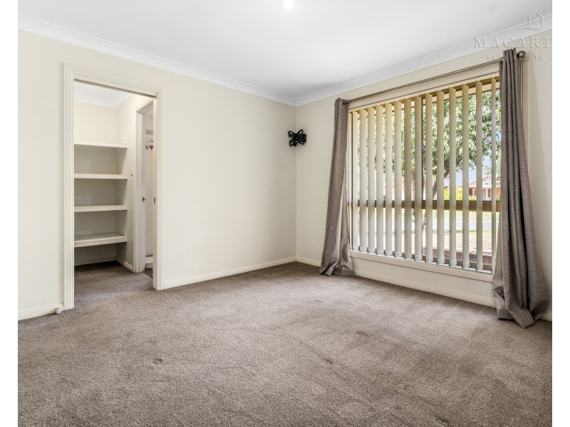 5 McKeown Street, Estella NSW 2650