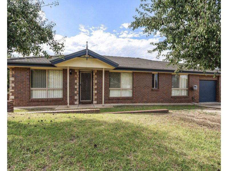 5 McKeown Street, Estella NSW 2650