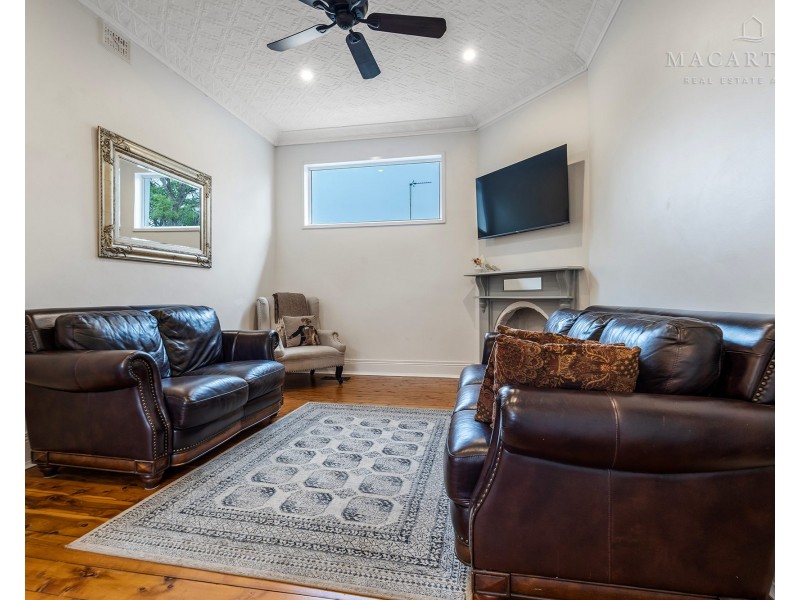 74 Bourke Street, Turvey Park NSW 2650