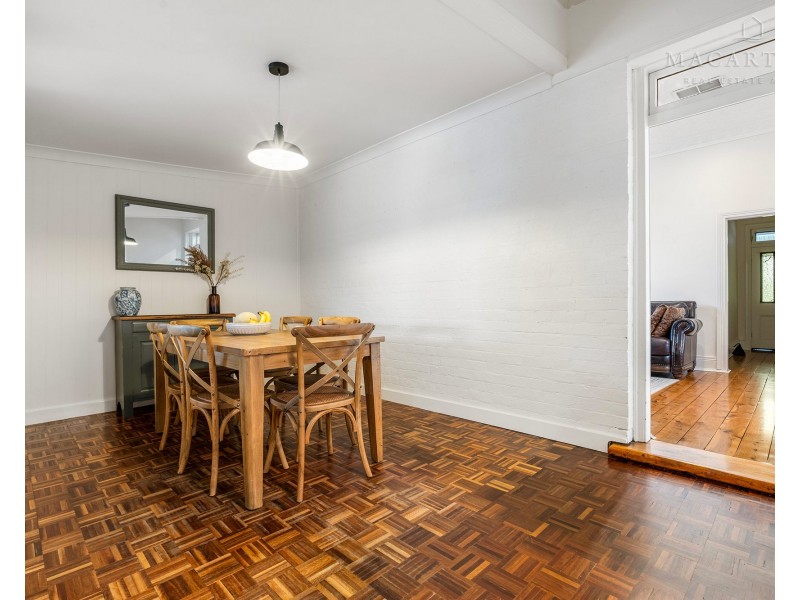 74 Bourke Street, Turvey Park NSW 2650