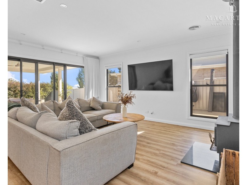 3 Dallas Avenue, Gobbagombalin NSW 2650