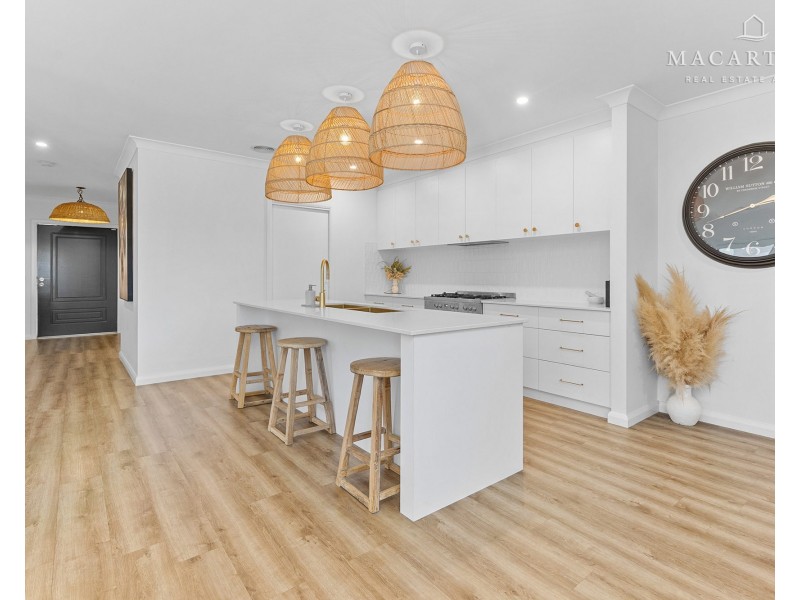 3 Dallas Avenue, Gobbagombalin NSW 2650