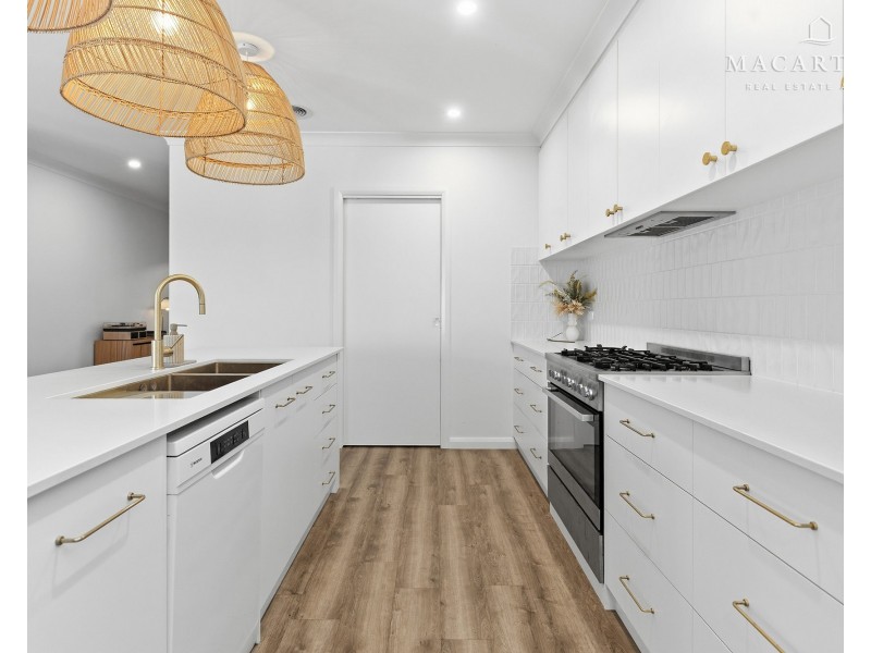 3 Dallas Avenue, Gobbagombalin NSW 2650