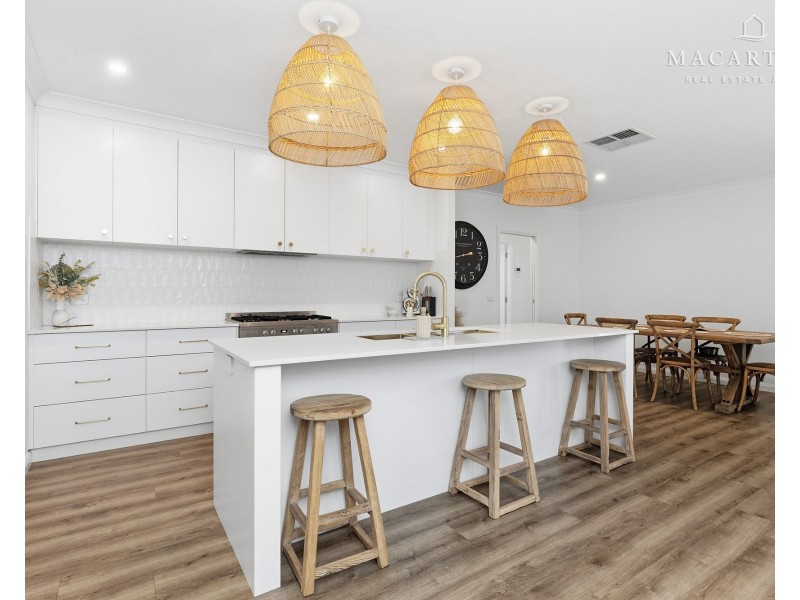 3 Dallas Avenue, Gobbagombalin NSW 2650