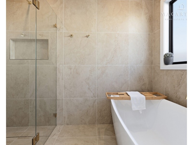 3 Dallas Avenue, Gobbagombalin NSW 2650