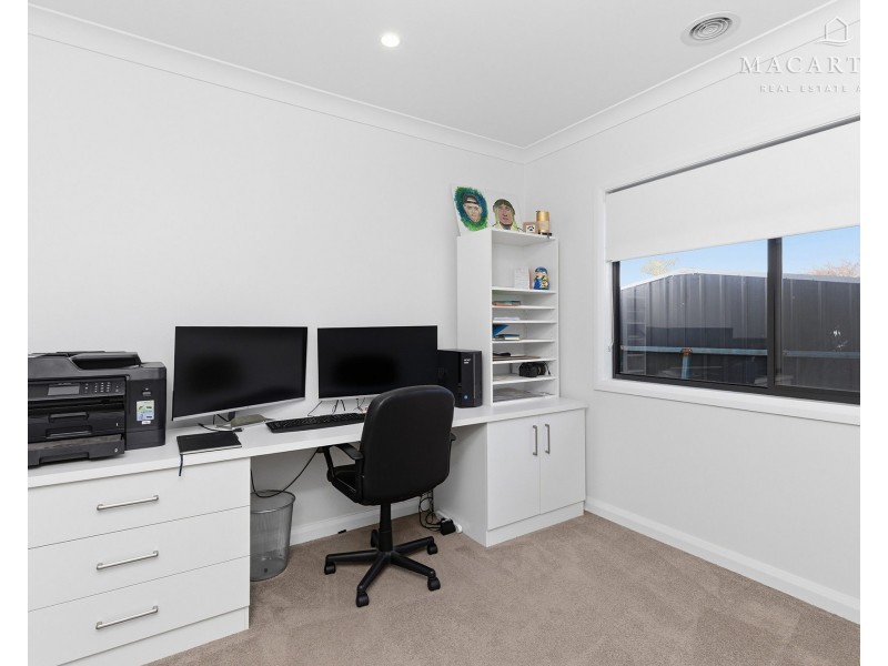 3 Dallas Avenue, Gobbagombalin NSW 2650