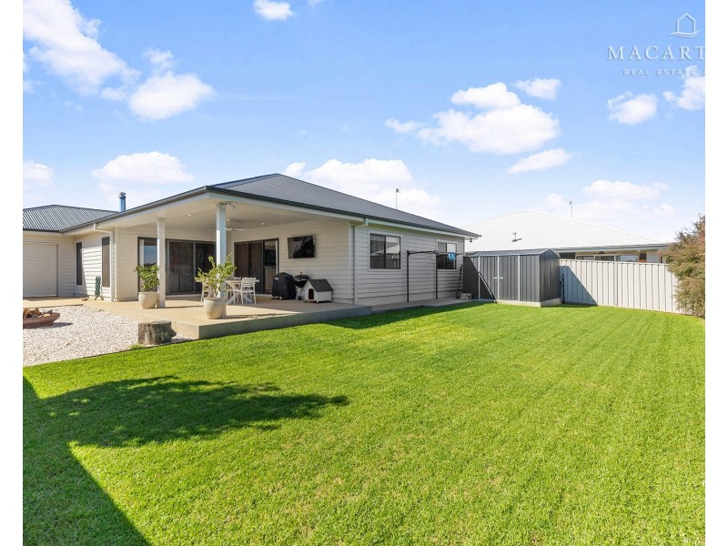 3 Dallas Avenue, Gobbagombalin NSW 2650