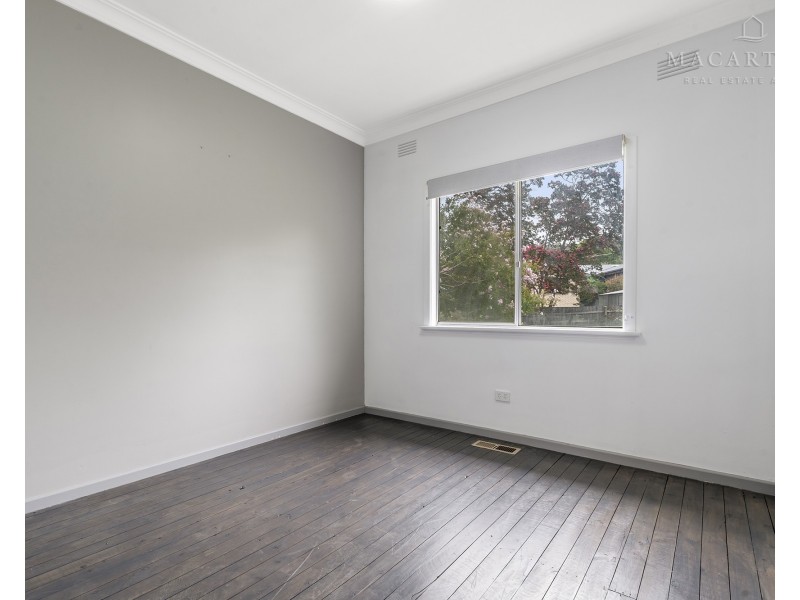 4 Kennedy Avenue, Kooringal NSW 2650