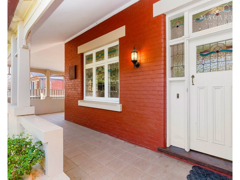 17 Gormly Avenue, Wagga Wagga NSW 2650