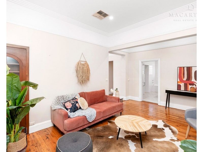 17 Gormly Avenue, Wagga Wagga NSW 2650