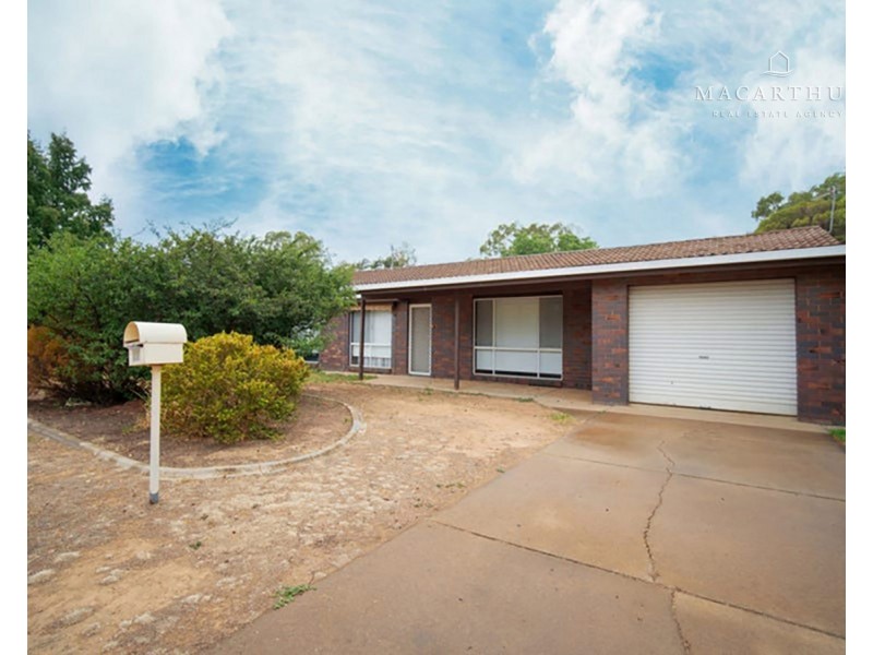 27 Goborra Street, Glenfield Park NSW 2650