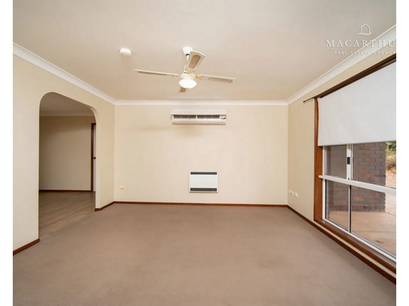 27 Goborra Street, Glenfield Park NSW 2650