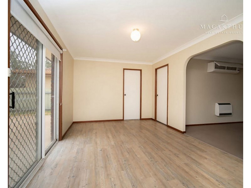 27 Goborra Street, Glenfield Park NSW 2650