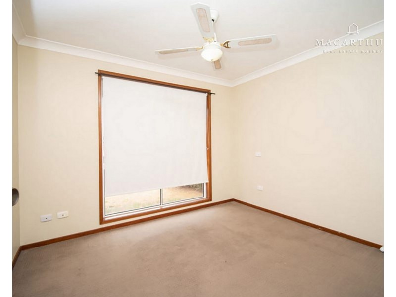 27 Goborra Street, Glenfield Park NSW 2650