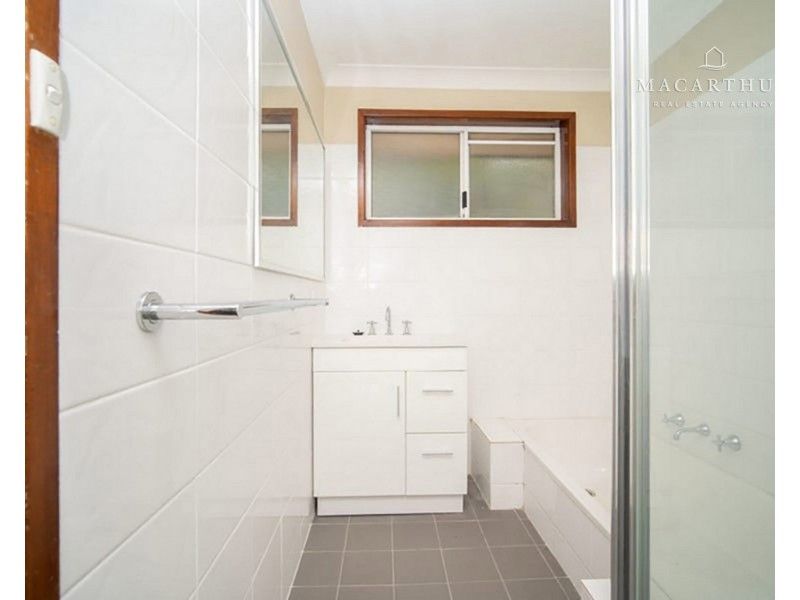 27 Goborra Street, Glenfield Park NSW 2650