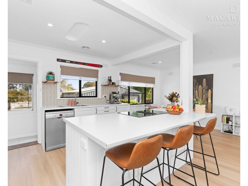 38 Manoora Avenue, Mount Austin NSW 2650