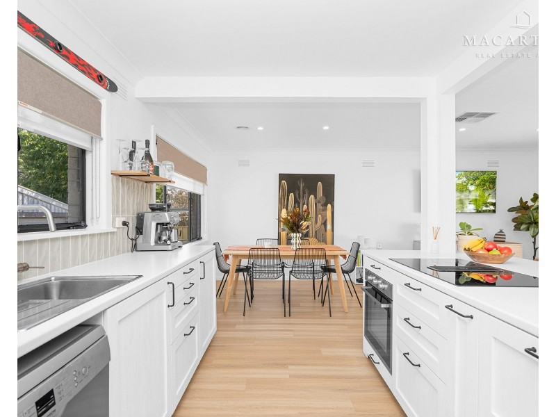 38 Manoora Avenue, Mount Austin NSW 2650