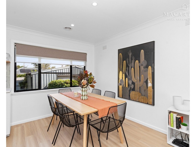 38 Manoora Avenue, Mount Austin NSW 2650