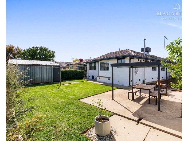 38 Manoora Avenue, Mount Austin NSW 2650