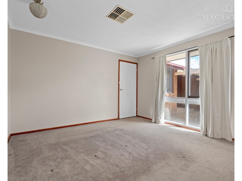 6 Telopea Crescent, Lake Albert NSW 2650