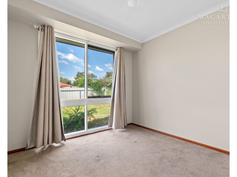 6 Telopea Crescent, Lake Albert NSW 2650