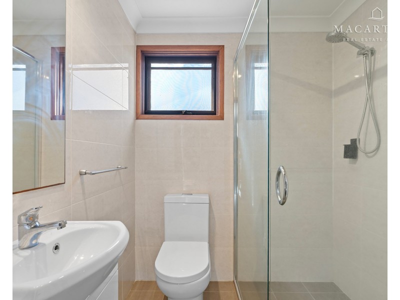 6 Telopea Crescent, Lake Albert NSW 2650