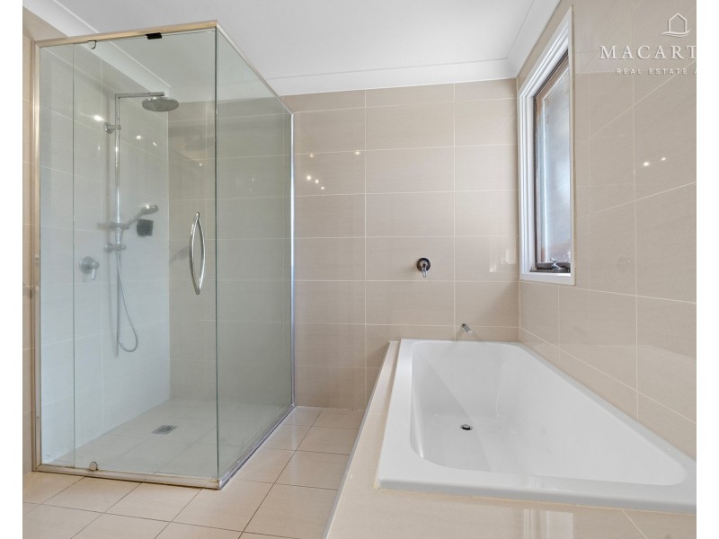 6 Telopea Crescent, Lake Albert NSW 2650