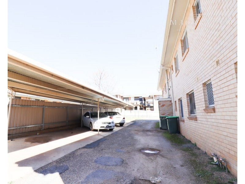 6/4 Nordlingen Drive, Tolland NSW 2650