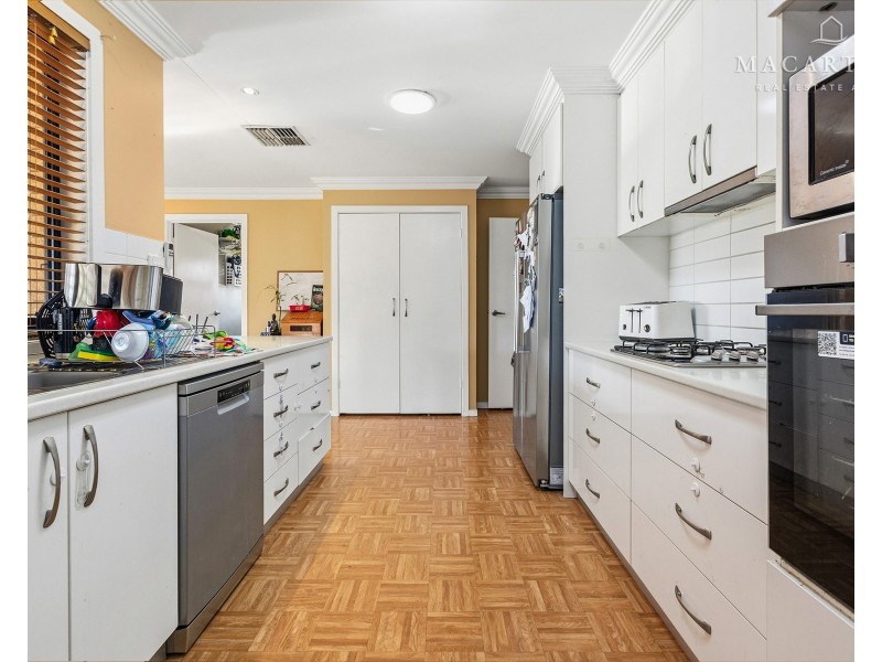 4 Lincoln Avenue, Tolland NSW 2650