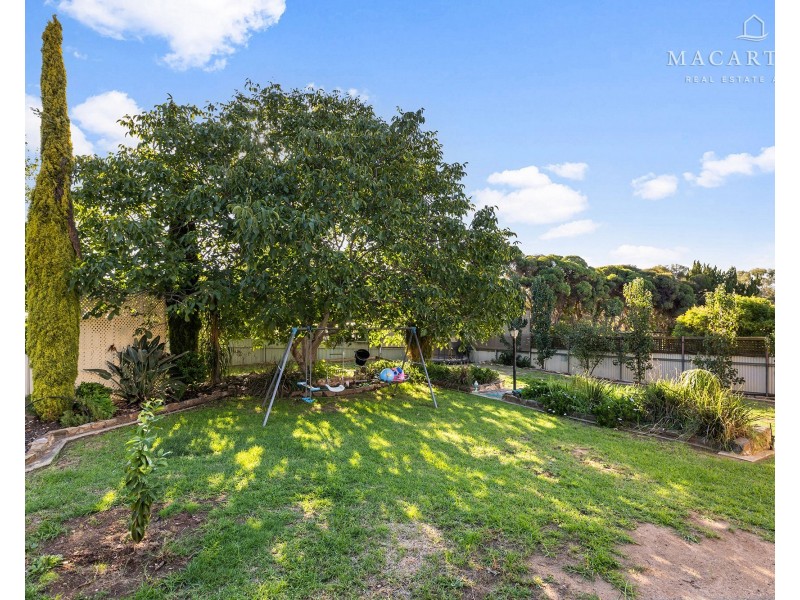 4 Lincoln Avenue, Tolland NSW 2650