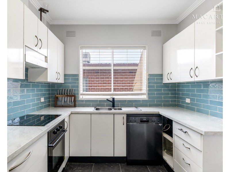 14 Manoora Avenue, Mount Austin NSW 2650