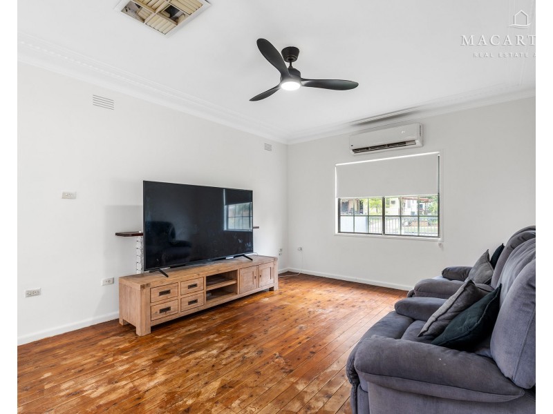 14 Manoora Avenue, Mount Austin NSW 2650