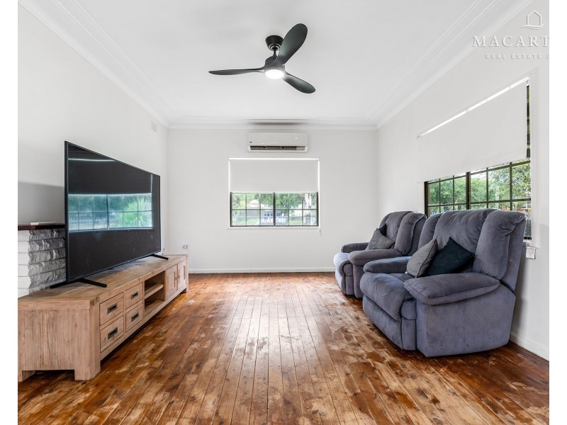 14 Manoora Avenue, Mount Austin NSW 2650