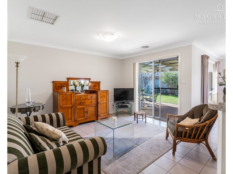 50 Franklin Drive, Estella NSW 2650