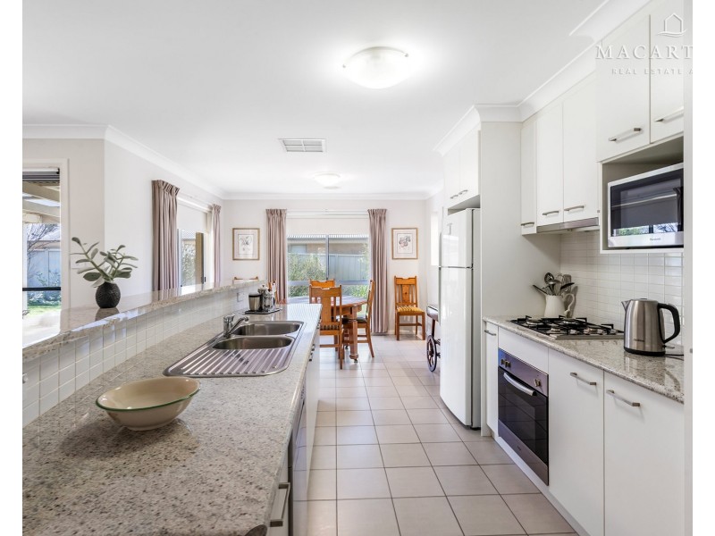 50 Franklin Drive, Estella NSW 2650