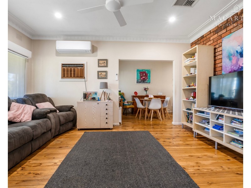 504 Kooringal Road, Lake Albert NSW 2650