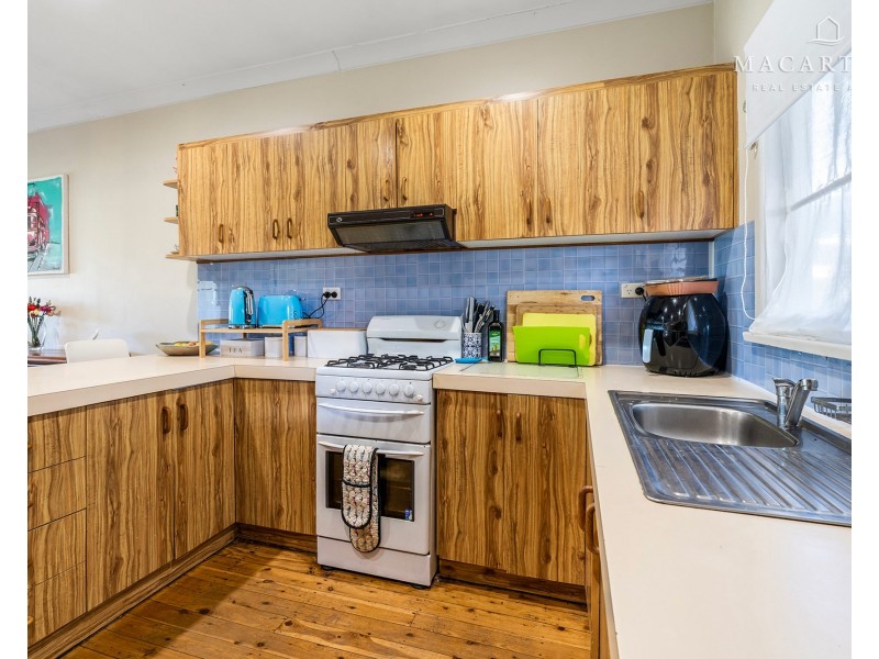 504 Kooringal Road, Lake Albert NSW 2650