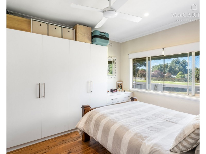 504 Kooringal Road, Lake Albert NSW 2650