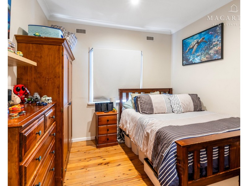 504 Kooringal Road, Lake Albert NSW 2650