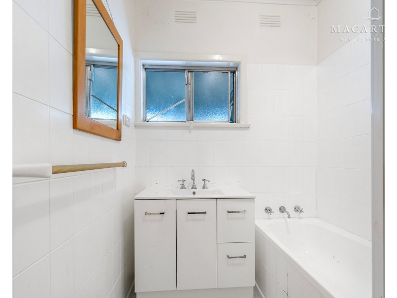 504 Kooringal Road, Lake Albert NSW 2650