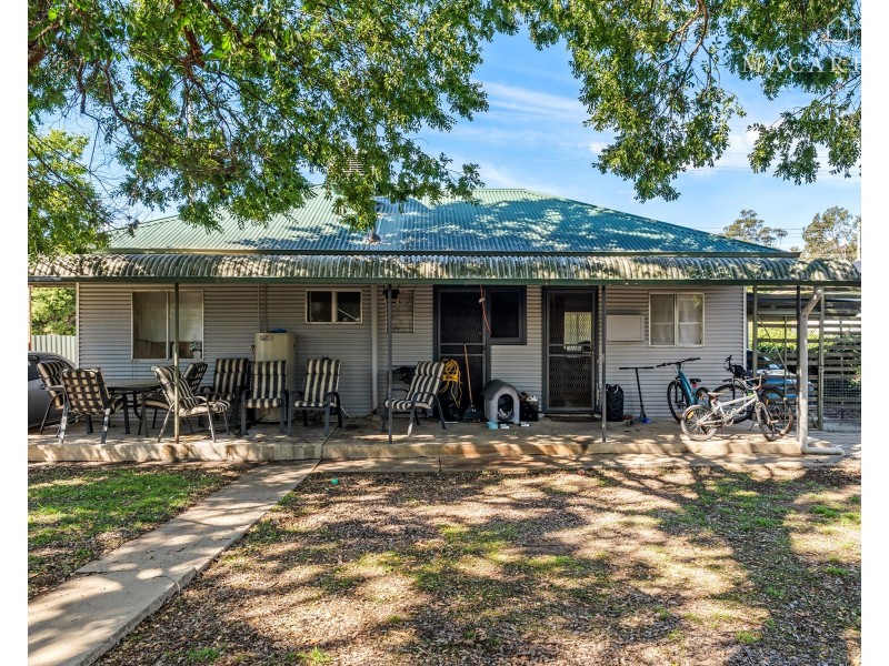 504 Kooringal Road, Lake Albert NSW 2650