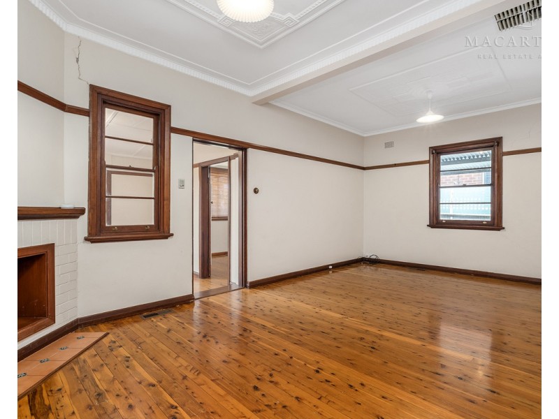 23 Trevor Street, Turvey Park NSW 2650