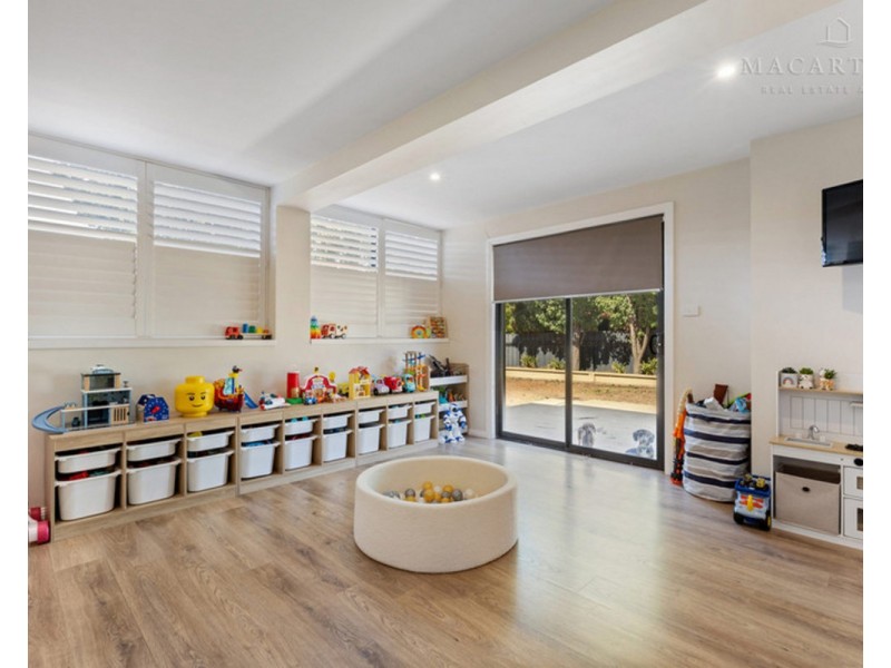 6 Ilex Street, Lake Albert NSW 2650