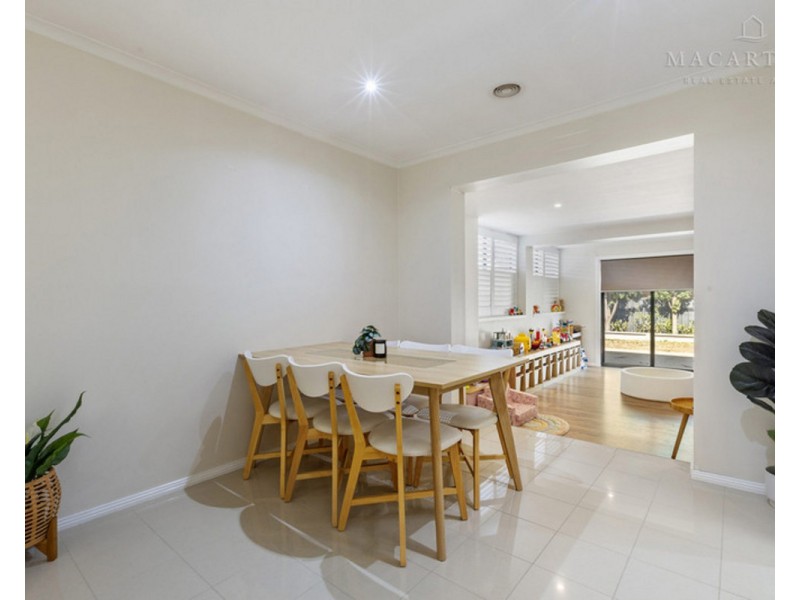 6 Ilex Street, Lake Albert NSW 2650