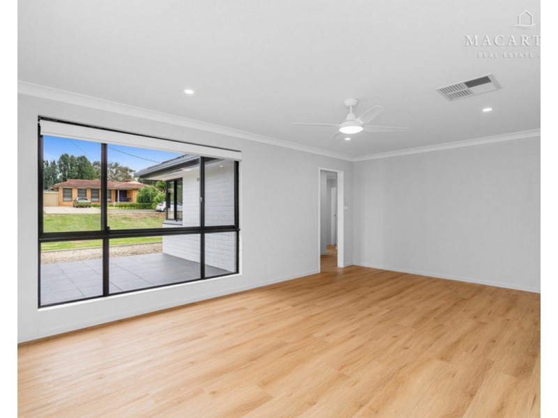 10 Walana Crescent, Kooringal NSW 2650